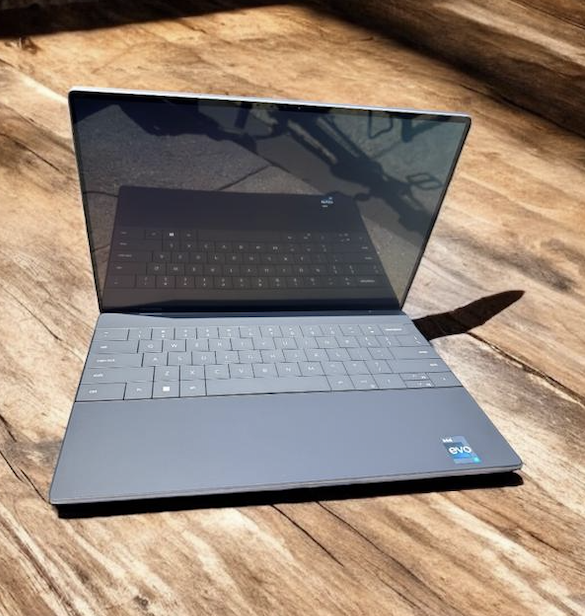 Laptop DELL XPS 9320 13.4" Touch Intel Core I7 1360P, 16GB, 512GB SSD,  W11Pro  Negro